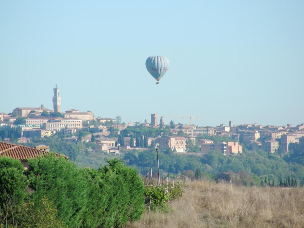 Affittacamere Castello di Grotti Corsano  Camera foto